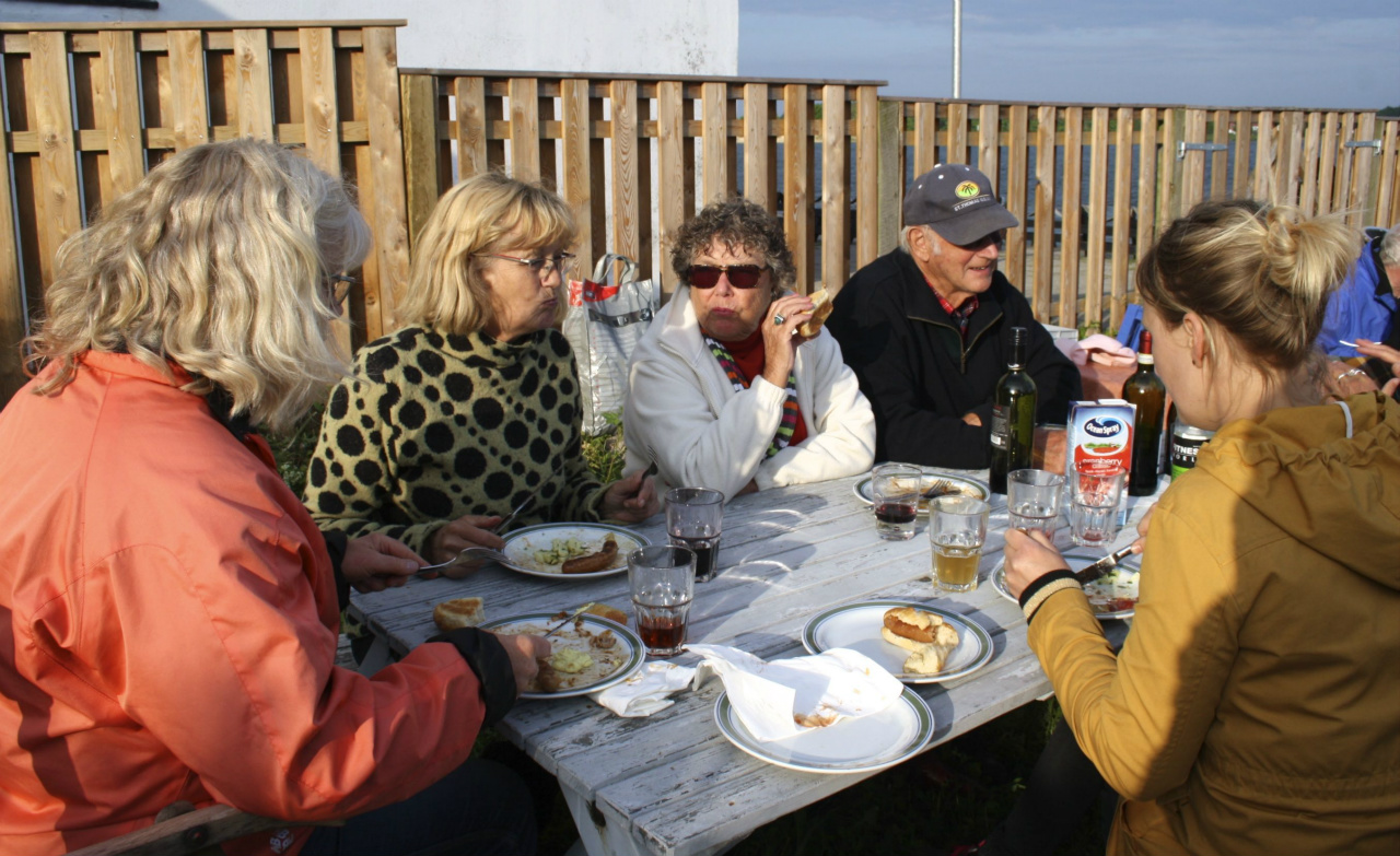 Fællesspisning på stranden 2013-8