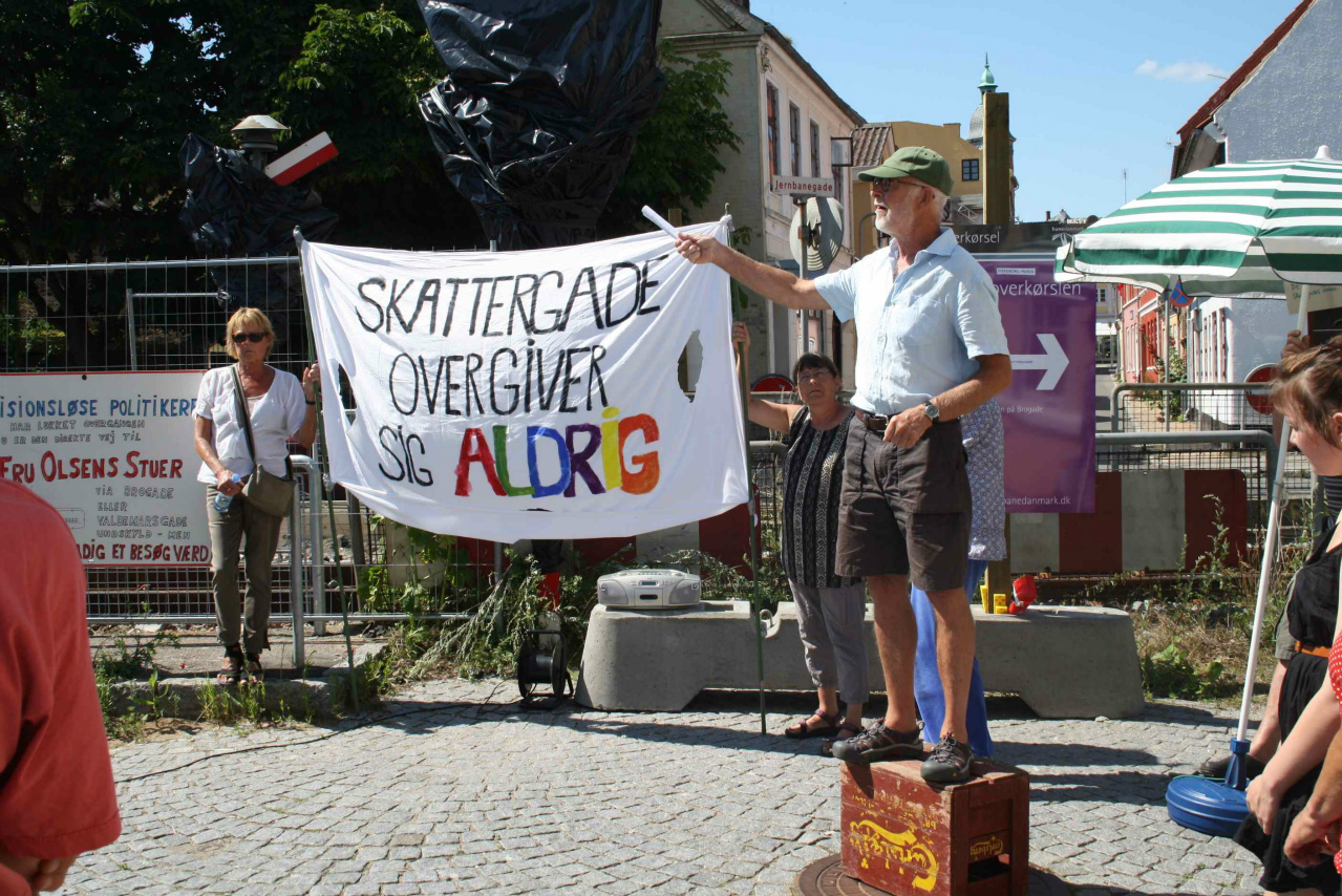 Sorgens Dag i Skattergade - overgang lukkes 2011-3