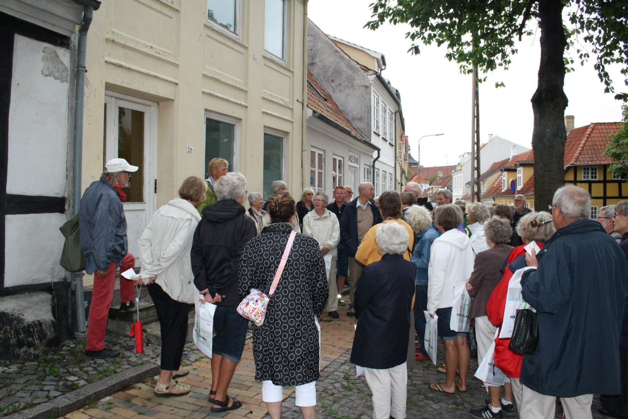 Svendborg Museum på besøg i Skattergade 2013-3